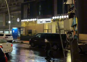 Erkek arkadaşıyla konakladığı otel odasında ölü bulundu