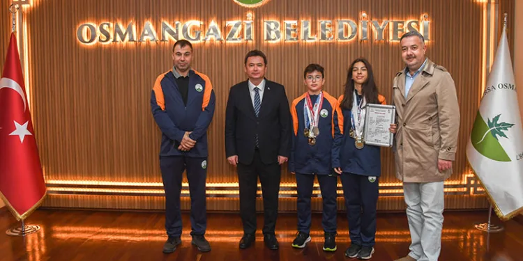 Erkan Aydın şampiyon sporcuları ağırladı