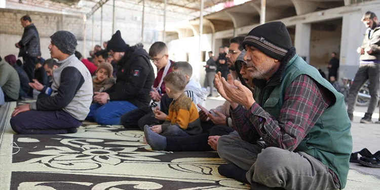 Bağcılar’da korkutan yangın, gecekondu kullanılamaz hale geldi