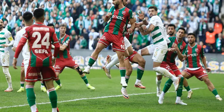 Bursaspor – Karşıyaka mücadelesi 0-0 berabere bitti