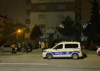 Boşanma aşamasındaki çiftin aileleri birbirine girdi: 1 ölü, 4 yaralı