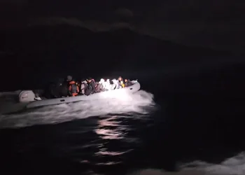 Tek katlı evde çıkan yangın ekiplerce söndürüldü