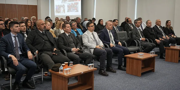Muhtarlara deprem farkındalık eğitimi
