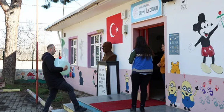 Mudanya Belediyesi’nden öğrencilere çifte destek