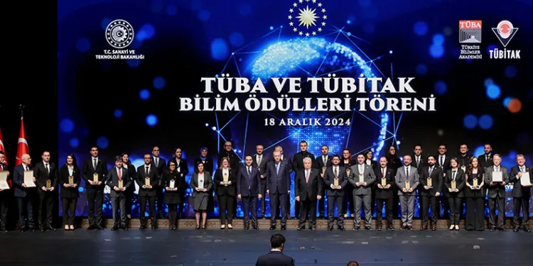 BTÜ’lü akademisyene ödül