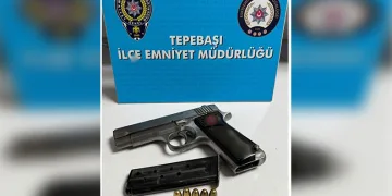 Beyoğlu’nda yolun karşısına geçmeye çalışan yaşlı adama tramvay çarptı