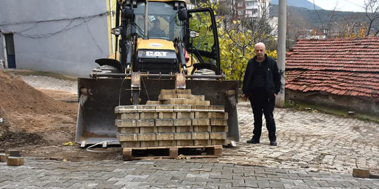 Gemlik’te Parklara Yoğun Bakım ve Onarım