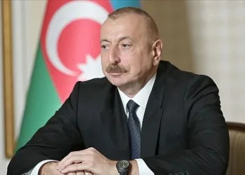Suriyeli esnaf Esad’ın bomba yağdırdığı tankı manav tezgahına çevirdi