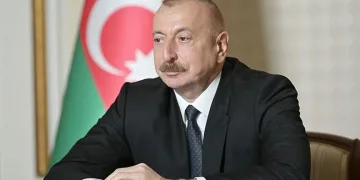Suriyeli esnaf Esad’ın bomba yağdırdığı tankı manav tezgahına çevirdi
