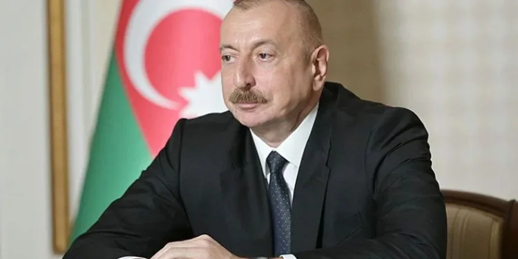 Suriyeli esnaf Esad’ın bomba yağdırdığı tankı manav tezgahına çevirdi