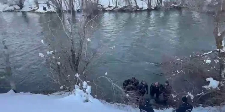Kütahya Çiniciler Çarşısı’nda sahte para operasyonu: 2 gözaltı
