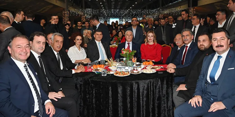 Bursa Büyükşehir ailesi yeni yılı birlikte kutladı