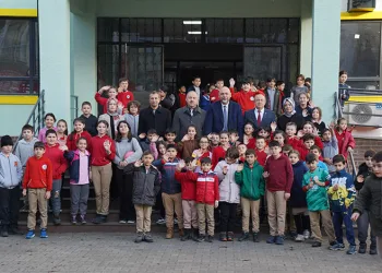 Bekir Aydın miniklerin heyecanına ortak oldu