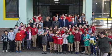 Bekir Aydın miniklerin heyecanına ortak oldu