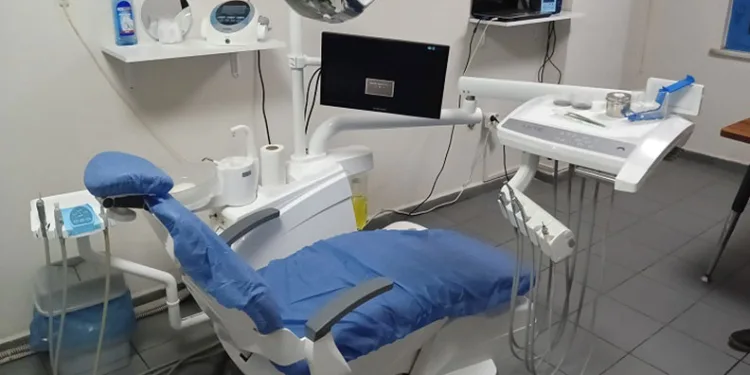 Bursa’da kaçak diş kliniği mühürlendi