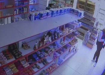 Müşteri gibi geldiler, çilingir sofrasını bedavaya getirdiler