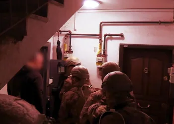 Güngören’de çöken 5 katlı binanın bitişiğindeki 2 bina tahliye edildi