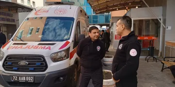 Müşteri gibi geldiler, çilingir sofrasını bedavaya getirdiler