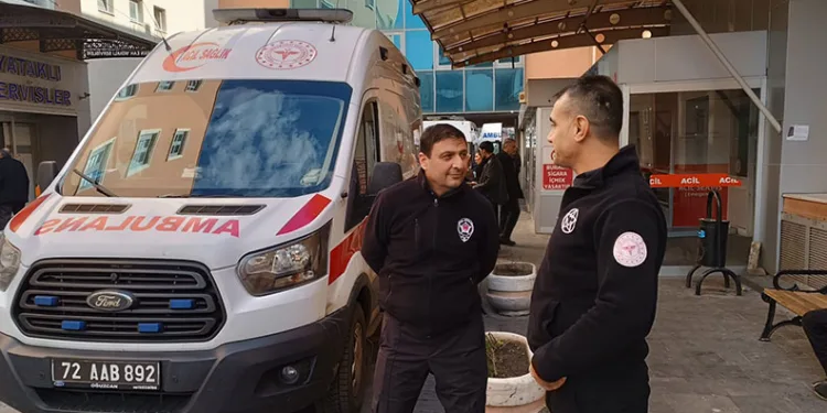 Müşteri gibi geldiler, çilingir sofrasını bedavaya getirdiler