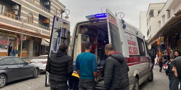 Güngören’de çöken 5 katlı binanın bitişiğindeki 2 bina tahliye edildi