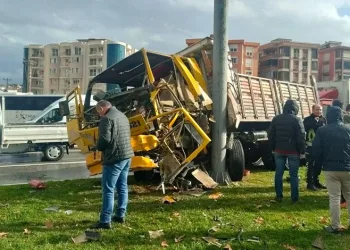 Elindeki cisimle araçları çizdi, rahat tavırları ‘pes’ dedirtti