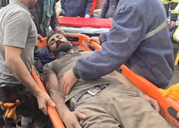 Güngören’de çöken 5 katlı binanın bitişiğindeki 2 bina tahliye edildi
