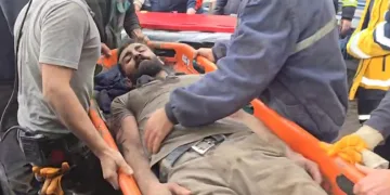 Güngören’de çöken 5 katlı binanın bitişiğindeki 2 bina tahliye edildi