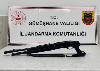 Araç içinde tabancayla vurularak ölen kadın toprağa verildi