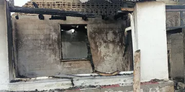 Tek katlı evde çıkan yangın ekiplerce söndürüldü