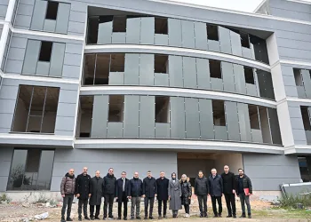 Engelsiz Yaşam Merkezi’nde yol yarılandı