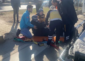 Araç içinde tabancayla vurularak ölen kadın toprağa verildi