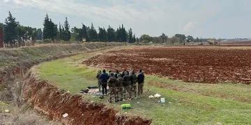 Hama’da muhaliflerden şükür namazı