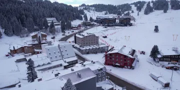 Uludağ’da sezonun ilk kayağı yapıldı
