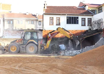 İnegöl’e 40 araçlık otopark kazanıyor