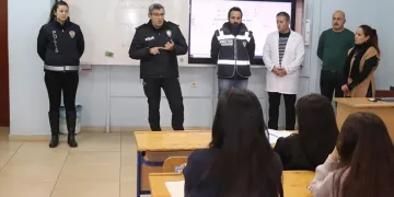 Samanlık ve ahır küle döndü: 3 büyükbaş telef oldu, 17’si kurtarıldı