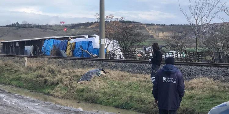 Elindeki cisimle araçları çizdi, rahat tavırları ‘pes’ dedirtti