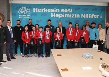 Şadi Özdemir başarılı sporcuları ağırladı
