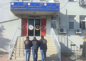 Müşteri gibi geldiler, çilingir sofrasını bedavaya getirdiler