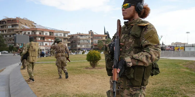Şam’da askerler gövde gösterisi yaptı