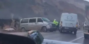 İşçi servisi ile TIR çarpıştı: 2 ölü, 7 yaralı