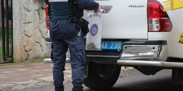 Samsun’da bir evde çok sayıda silah ve mühimmat ele geçirildi