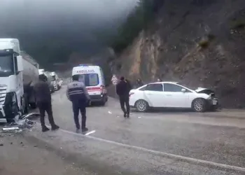 Kütahya Çiniciler Çarşısı’nda sahte para operasyonu: 2 gözaltı