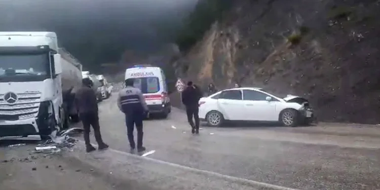 Kütahya Çiniciler Çarşısı’nda sahte para operasyonu: 2 gözaltı