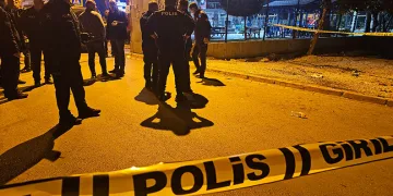 Yüksekova’da kontrolden çıkan minibüs takla attı: 7 yaralı