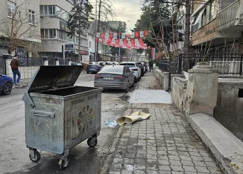 Araç içinde tabancayla vurularak ölen kadın toprağa verildi