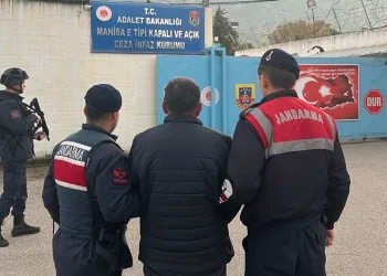 İlk kez ceza yedi, ceza makbuzuyla hatıra fotoğrafı çektirdi