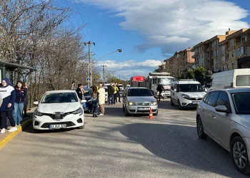 Sahte banka kartı ve kredi kartı üreten şahıs Ayvalık polisinden kaçamadı