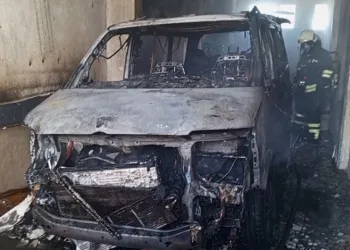 Elindeki cisimle araçları çizdi, rahat tavırları ‘pes’ dedirtti