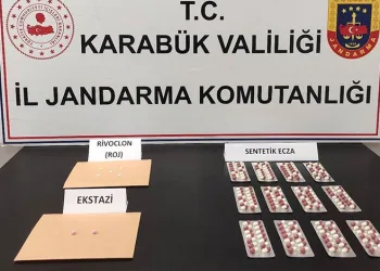 Güngören’de çöken 5 katlı binanın bitişiğindeki 2 bina tahliye edildi