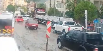 İnşaatın iskelesinden düşen işçi yaralandı